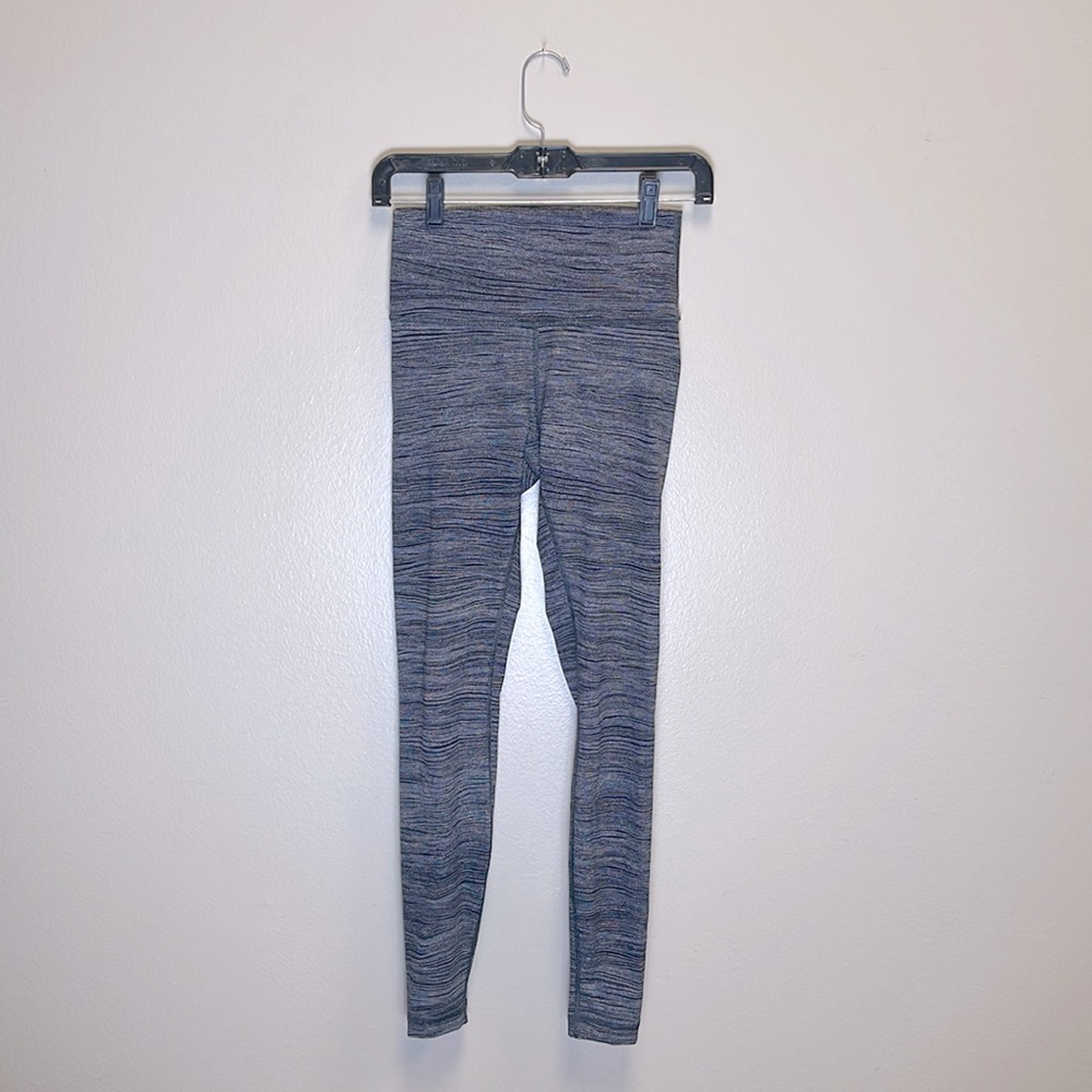 Women's Lululemon Size 4 Align HR Crop 21 “ Cross Waist